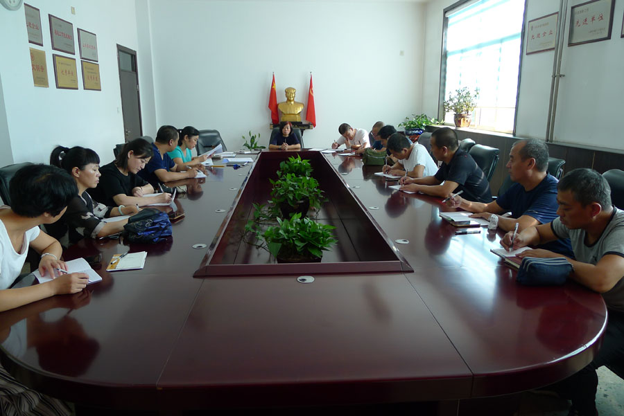 公司黨委副書記、紀檢書記王彥芳組織紀檢委員集中學習
